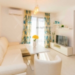 Дава се под наем Двустаен апартамент в Бургас, Център - 70 кв.м за 850 € - Снимка #1