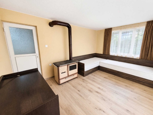 Етаж от къща в Карлово - 56 кв.м за 1197 €/кв.м - Снимка #1