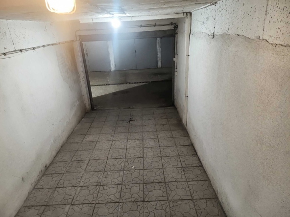 Дава се под наем Гараж / Паркомясто в София, Банишора - 20 кв.м за 150 € - Снимка #1