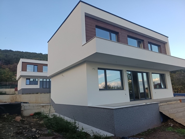 Къща в Варна, Виница - 174 кв.м за 2241 €/кв.м - Снимка #1
