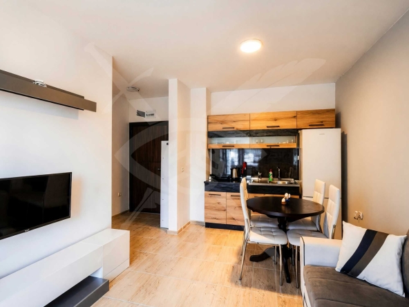 Двустаен апартамент в к.к. Слънчев бряг - 51 кв.м за 1765 €/кв.м - Снимка #1