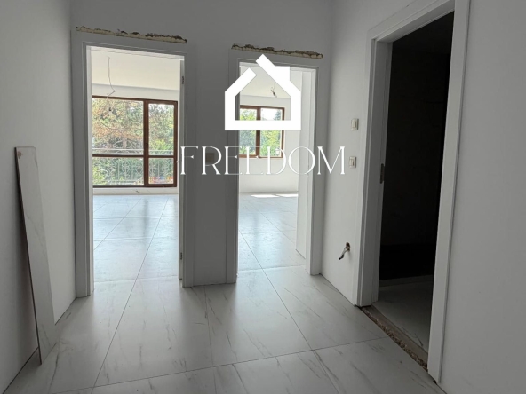 Двустаен апартамент в к.к. Св.Св. Константин и Елена - 67 кв.м за 2918 €/кв.м - Снимка #1
