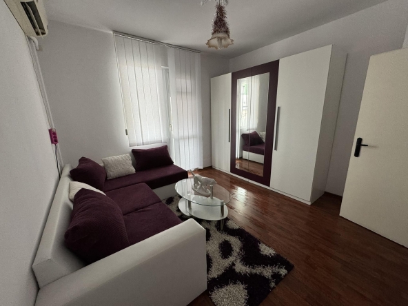 Тристаен апартамент в Бургас, Възраждане - 100 кв.м за 1800 €/кв.м - Снимка #1