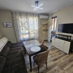 Дава се под наем Едностаен апартамент в Варна, м-т Пчелина - 40 кв.м за 300 € - Снимка #1