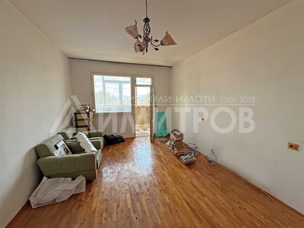 Двустаен апартамент в Нови пазар - 65 кв.м за 1154 €/кв.м - Снимка #1