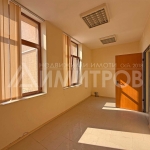 Офис в Нови пазар - 10 кв.м за 2000 €/кв.м - Снимка #1