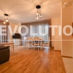 Дава се под наем Тристаен апартамент в София, Център - 101 кв.м за 980 € - Снимка #1