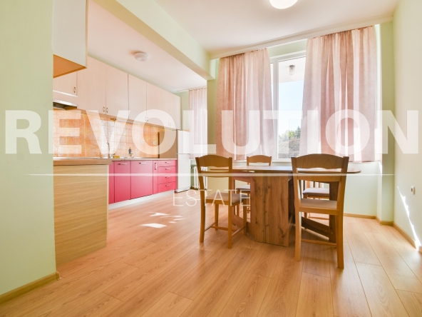 Дава се под наем Тристаен апартамент в София, Дървеница - 120 кв.м за 850 € - Снимка #1