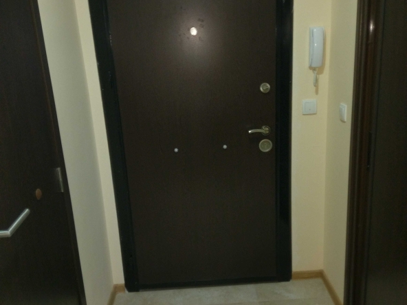 Дава се под наем Двустаен апартамент в Варна, Левски - 75 кв.м за 540 € - Снимка #1