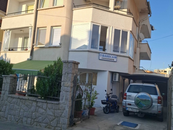 Дава се под наем Къща в Черноморец - 400 кв.м за 450 € - Снимка #1