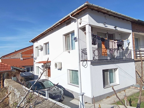 Къща в с. Брестовица, Област Пловдив - 200 кв.м за 1275 €/кв.м - Снимка #1