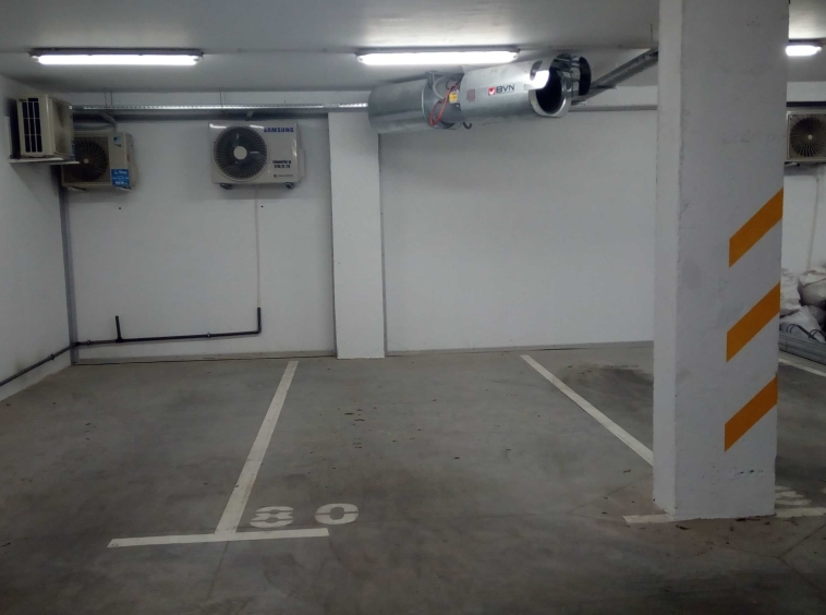 Дава се под наем Гараж / Паркомясто в Варна, Лятно кино Тракия - 24 кв.м за 120 € - Снимка #1