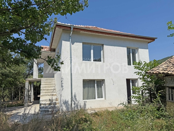Къща в с. Стоян Михайловски, Област Шумен - 162 кв.м за 463 €/кв.м - Снимка #1