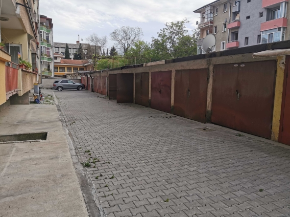 Дава се под наем Гараж / Паркомясто в Стара Загора, Център - 14 кв.м за 100 € - Снимка #1