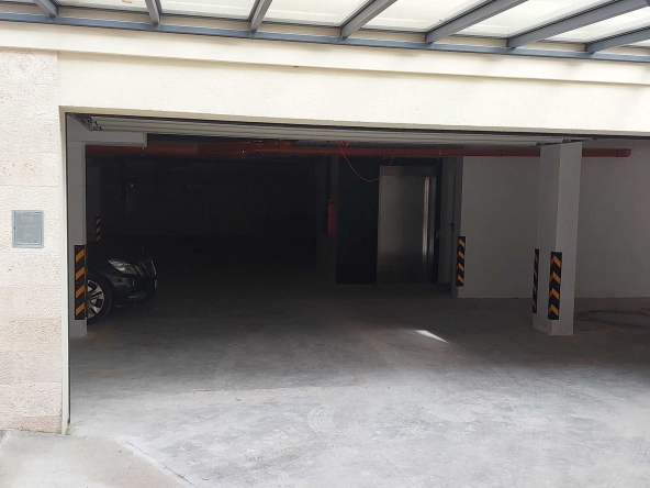 Дава се под наем Гараж / Паркомясто в Варна, Гръцка махала - 16 кв.м за 150 € - Снимка #1