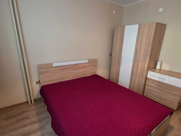Дава се под наем Тристаен апартамент в Разград, Център - 80 кв.м за 350 € - Снимка #1