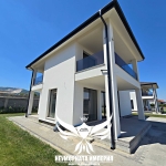 Къща в с. Брестник, Област Пловдив - 224 кв.м за 1516 €/кв.м - Снимка #1