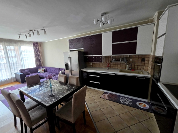 Дава се под наем Тристаен апартамент в Стара Загора, Била - 100 кв.м за 700 € - Снимка #1