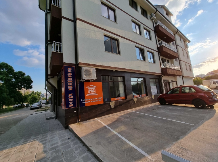 Гараж / Паркомясто в Разград, Варош - 31 кв.м за 2097 €/кв.м - Снимка #1