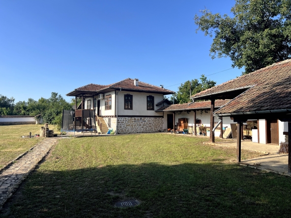 Къща в с. Ресен, Област Велико Търново - 134 кв.м за 933 €/кв.м - Снимка #1