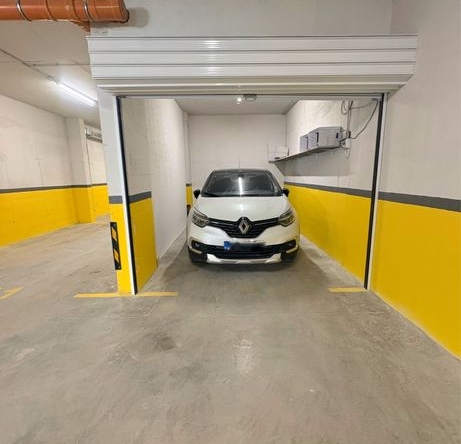 Дава се под наем Гараж / Паркомясто в Варна, Младост 1 - 15 кв.м за 150 € - Снимка #1