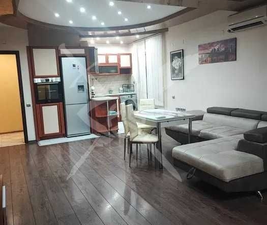 Тристаен апартамент в Стара Загора, Била - 124 кв.м за 1655 €/кв.м - Снимка #1