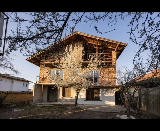 Къща в с. Караполци, Област София-област - 250 кв.м за 592 €/кв.м - Снимка #1
