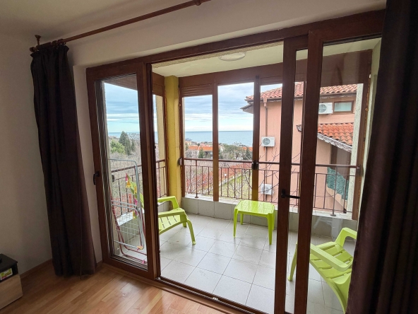 Дава се под наем Двустаен апартамент в Созопол - 57 кв.м за 205 € - Снимка #1