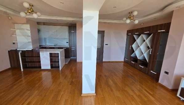 Дава се под наем Тристаен апартамент в Варна, Бриз - 123 кв.м за 1500 € - Снимка #1