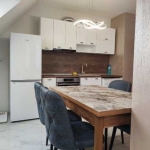 Дава се под наем Тристаен апартамент в Пловдив, Център - 70 кв.м за 250 € - Снимка #1