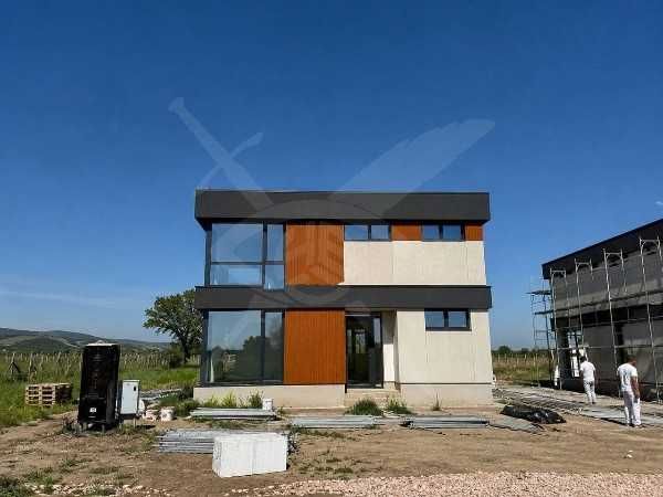 Къща в с. Първенец, Област Пловдив - 219 кв.м за 1594 €/кв.м - Снимка #1