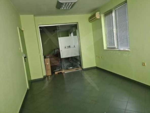 Дава се под наем Склад в Пловдив, Тракия - 1319 кв.м за 1140935 € - Снимка #1