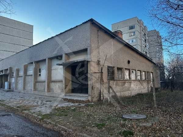 Дава се под наем Склад в Чирпан - 560 кв.м за 560 € - Снимка #1