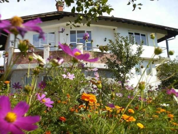 Къща в Годеч - 290 кв.м за 1135 €/кв.м - Снимка #1