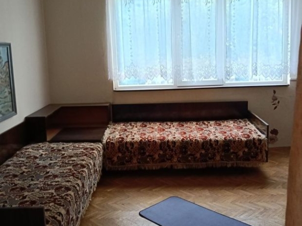 Дава се под наем Тристаен апартамент в Шумен, Добруджански - 86 кв.м за 380 € - Снимка #1
