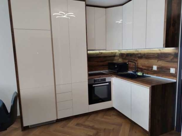 Дава се под наем Тристаен апартамент в София, Връбница 1 - 89 кв.м за 780 € - Снимка #1