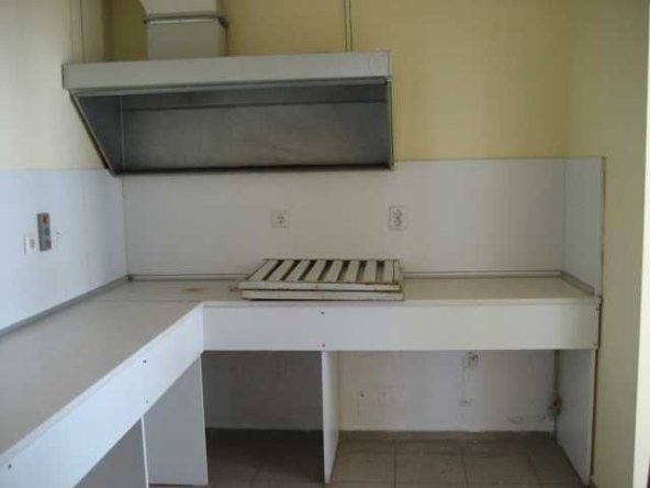 Дава се под наем Магазин в Плевен, Индустриална зона - 65 кв.м за 500 € - Снимка #1