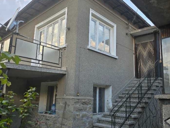 Къща в Пирдоп - 136 кв.м за 1456 €/кв.м - Снимка #1