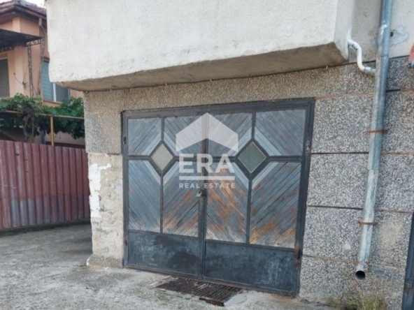 Дава се под наем Гараж / Паркомясто в Плевен, Широк център - 25 кв.м за 100 € - Снимка #1