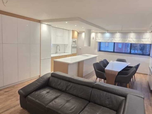 Тристаен апартамент в Плевен, Широк център - 100 кв.м за 2350 €/кв.м - Снимка #1