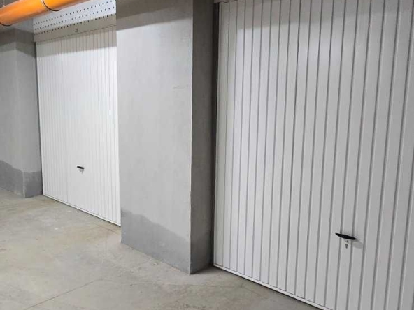 Дава се под наем Гараж / Паркомясто в София, Овча купел - 18 кв.м за 180 € - Снимка #1