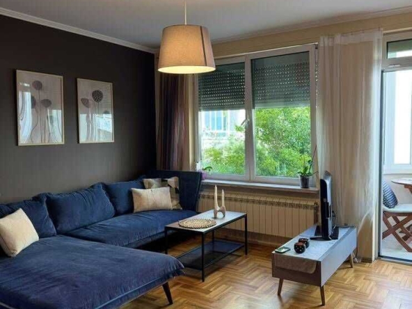Дава се под наем Двустаен апартамент в София, Лозенец - 68 кв.м за 800 € - Снимка #1