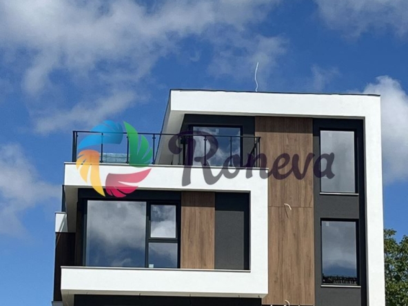 Къща в Варна, м-т Св. Никола - 350 кв.м за 1672 €/кв.м - Снимка #1
