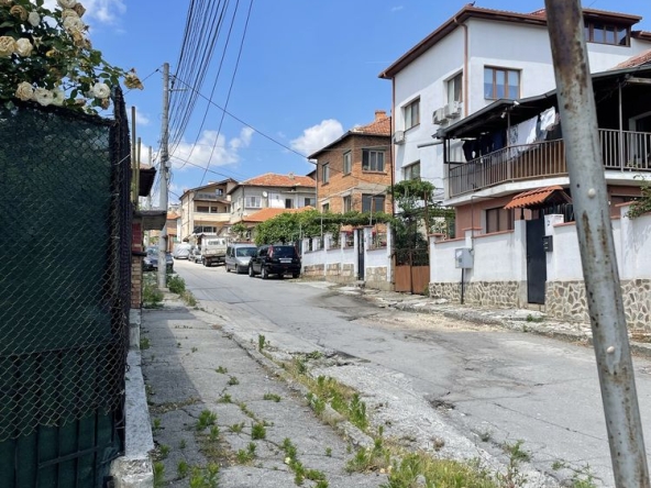 Етаж от къща в Добрич, Автогара - 89 кв.м за 1068 €/кв.м - Снимка #1