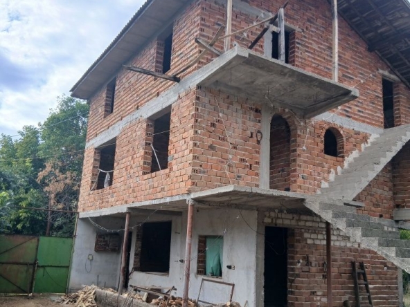 Къща в с. Дълбок извор, Област Пловдив - 85 кв.м за 1059 €/кв.м - Снимка #1