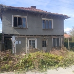 Къща в с. Микре, Област Ловеч - 167 кв.м за 96 €/кв.м - Снимка #1