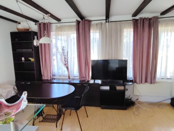 Дава се под наем Двустаен апартамент в София, Лозенец - 90 кв.м за 600 € - Снимка #1