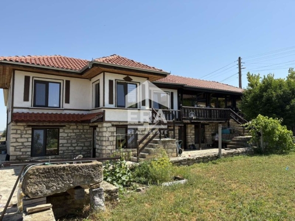 Къща в с. Петров дол, Област Варна - 113 кв.м за 1531 €/кв.м - Снимка #1
