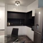 Дава се под наем Тристаен апартамент в София, Зона Б-18 - 95 кв.м за 880 € - Снимка #1
