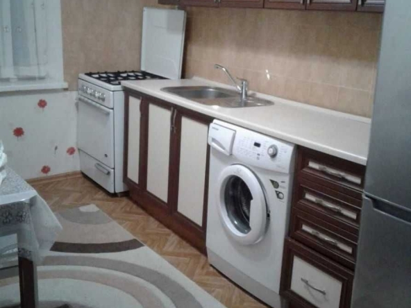 Дава се под наем Двустаен апартамент в София, Иван Вазов - 65 кв.м за 375 € - Снимка #1